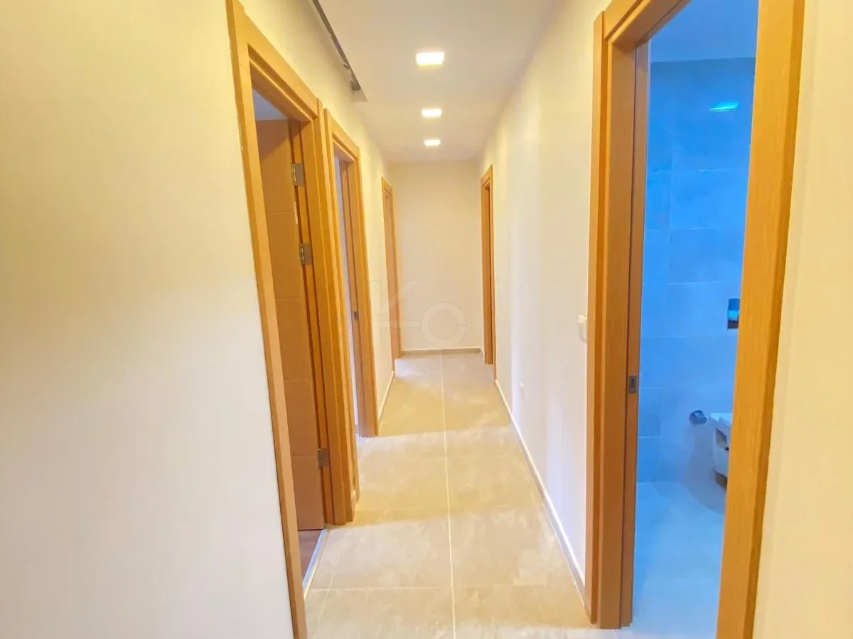 Lacivertcadde Gayrimenkul Erenköyde Divanın Sokağında 2+1 80 M² Net