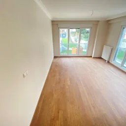 Lacivertcadde Gayrimenkul Erenköyde Divanın Sokağında 2+1 80 M² Net