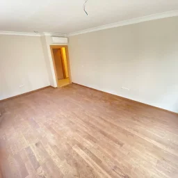 Lacivertcadde Gayrimenkul Erenköyde Divanın Sokağında 2+1 80 M² Net
