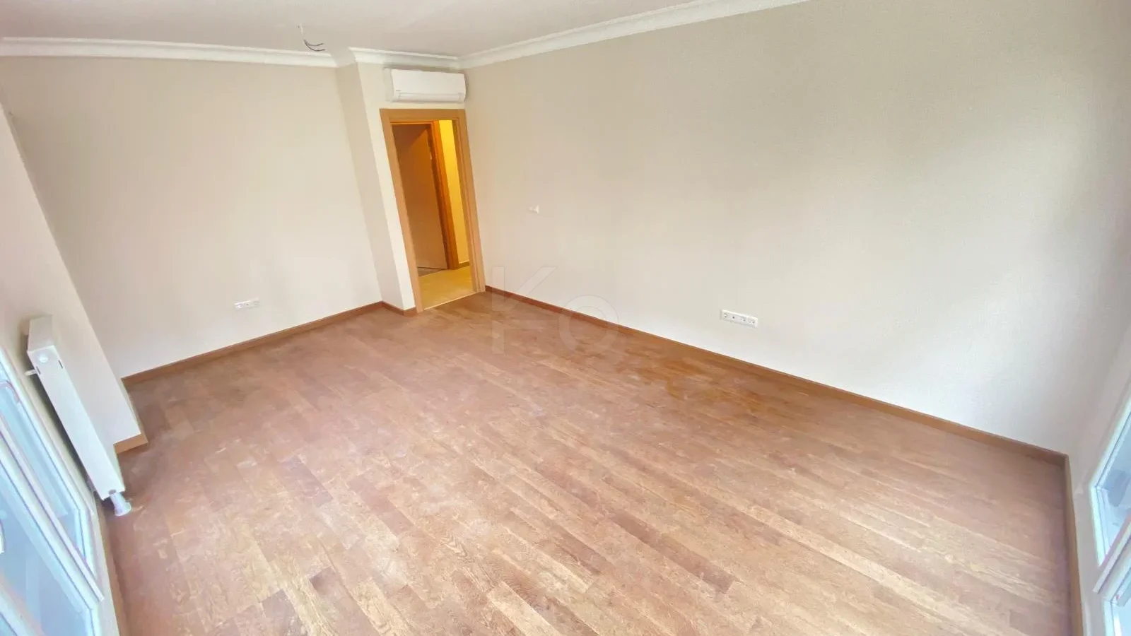 Lacivertcadde Gayrimenkul Erenköyde Divanın Sokağında 2+1 80 M² Net