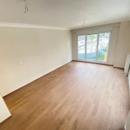 Lacivertcadde Gayrimenkul Erenköyde Divanın Sokağında 2+1 80 M² Net