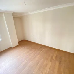 Lacivertcadde Gayrimenkul Erenköyde Divanın Sokağında 2+1 80 M² Net