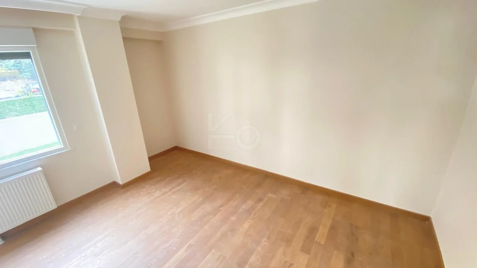 Lacivertcadde Gayrimenkul Erenköyde Divanın Sokağında 2+1 80 M² Net