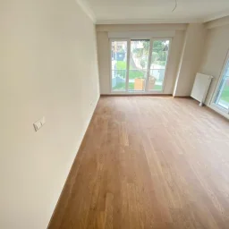 Lacivertcadde Gayrimenkul Erenköyde Divanın Sokağında 2+1 80 M² Net