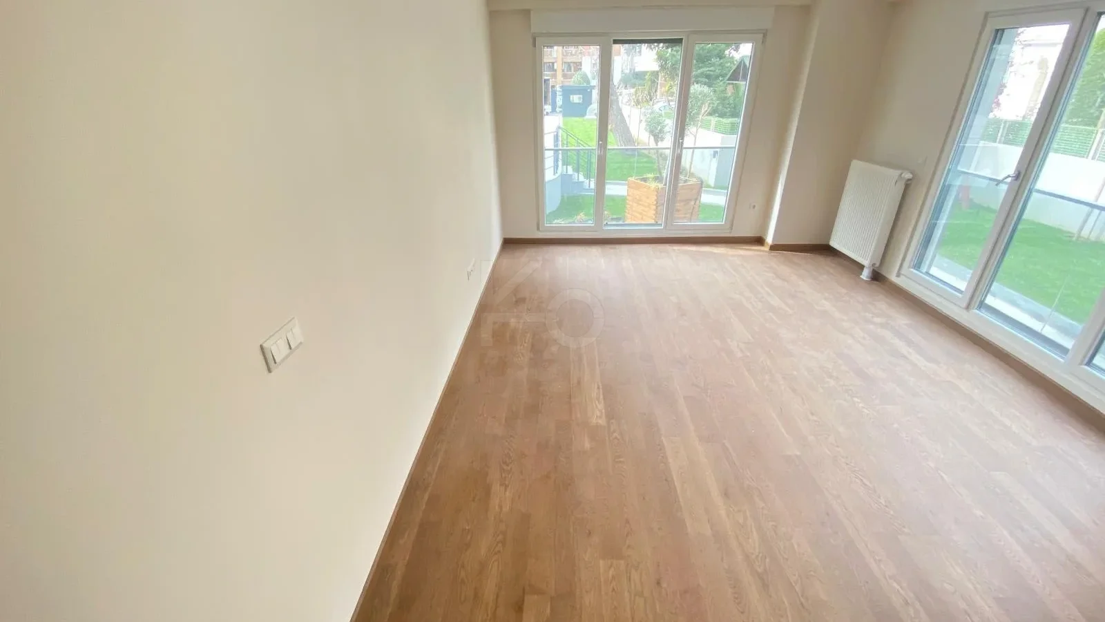 Lacivertcadde Gayrimenkul Erenköyde Divanın Sokağında 2+1 80 M² Net
