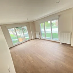 Lacivertcadde Gayrimenkul Erenköyde Divanın Sokağında 2+1 80 M² Net