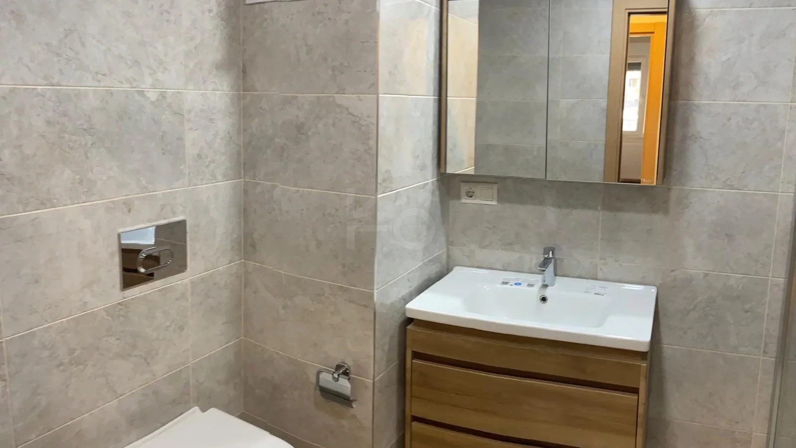 Lacivertcadde Gayrimenkul Erenköyde Divanın Sokağında 2+1 80 M² Net