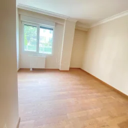 Lacivertcadde Gayrimenkul Erenköyde Divanın Sokağında 2+1 80 M² Net