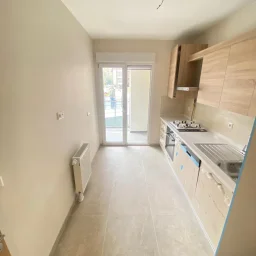 Lacivertcadde Gayrimenkul Erenköyde Divanın Sokağında 2+1 80 M² Net