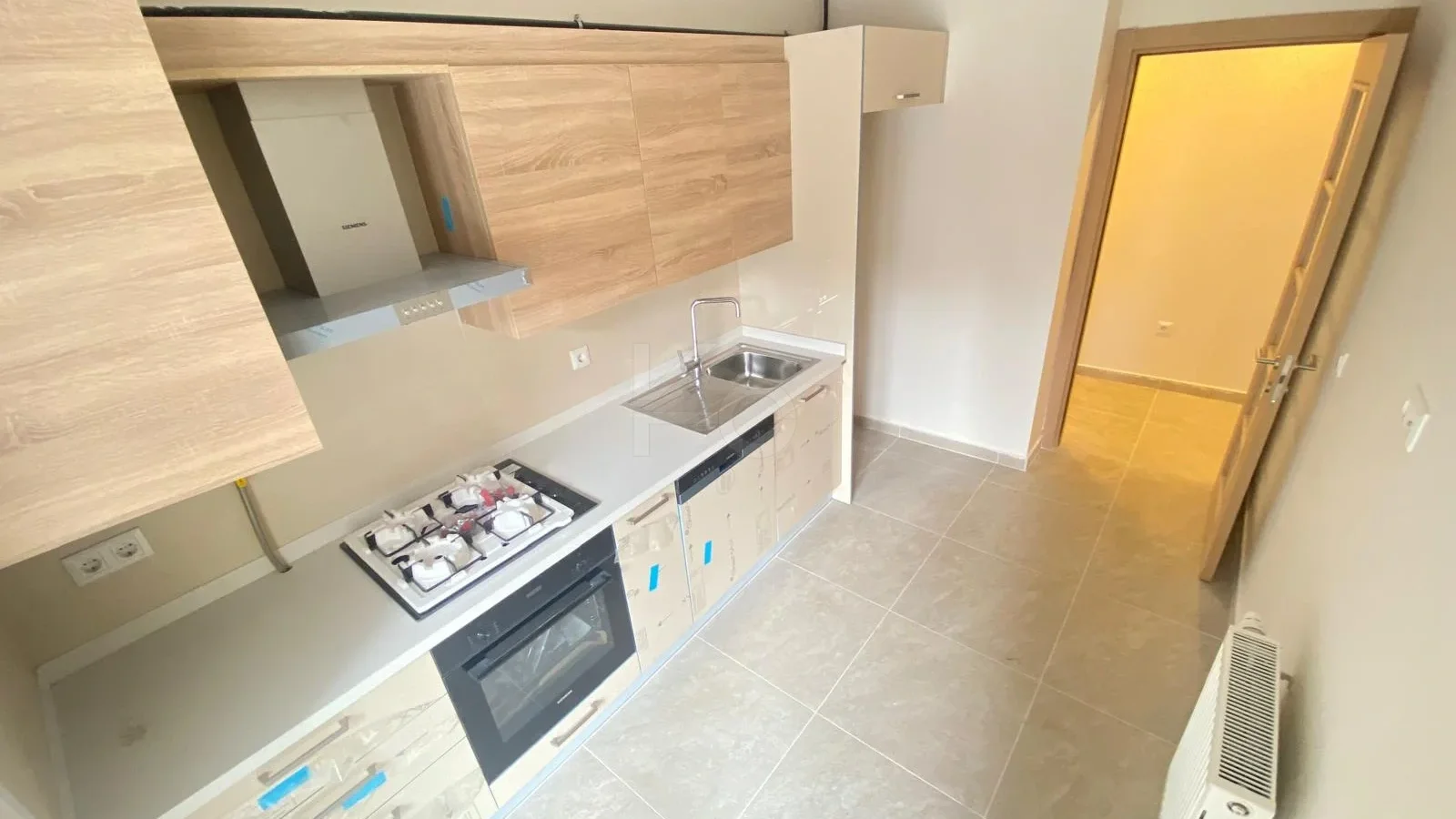 Lacivertcadde Gayrimenkul Erenköyde Divanın Sokağında 2+1 80 M² Net