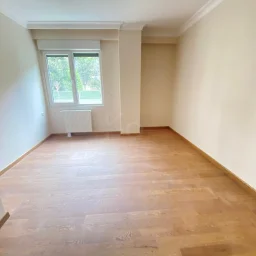 Lacivertcadde Gayrimenkul Erenköyde Divanın Sokağında 2+1 80 M² Net