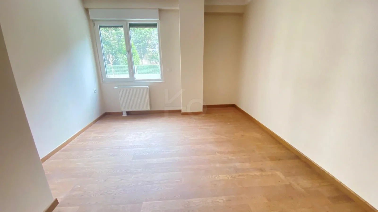 Lacivertcadde Gayrimenkul Erenköyde Divanın Sokağında 2+1 80 M² Net