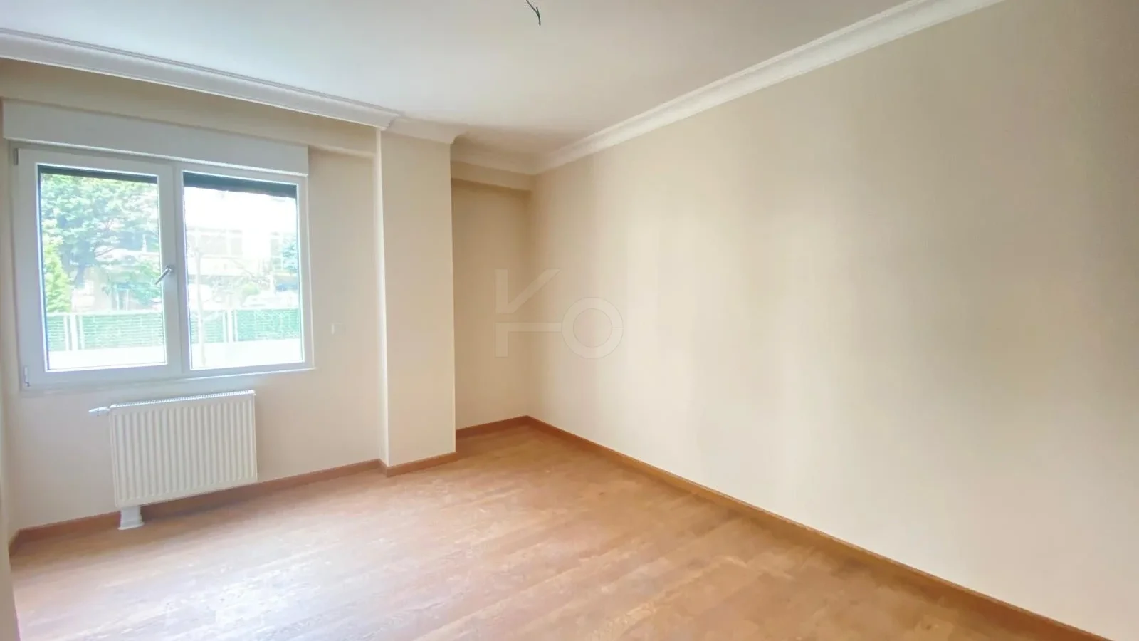Lacivertcadde Gayrimenkul Erenköyde Divanın Sokağında 2+1 80 M² Net