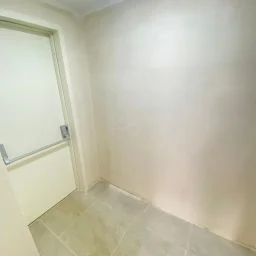 Lacivertcadde Gayrimenkul Erenköyde Divanın Sokağında 2+1 80 M² Net