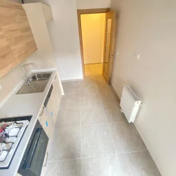 Lacivertcadde Gayrimenkul Erenköyde Divanın Sokağında 2+1 80 M² Net