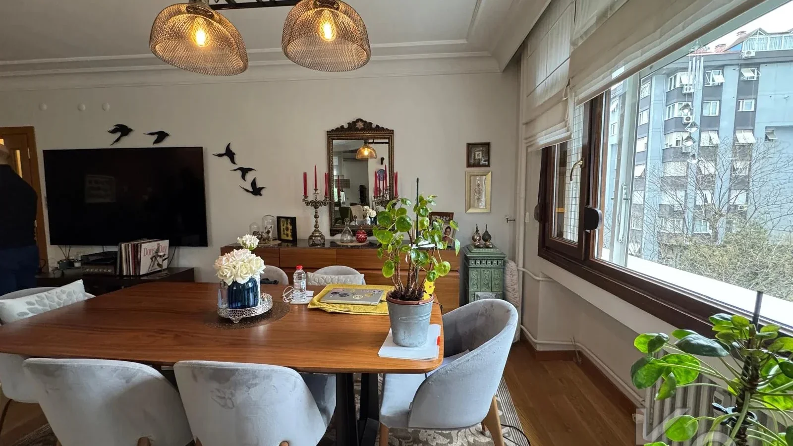 Laci̇vert Cadde Tevfi̇k Paşa Sok. 130 M² Net 4+1 3 Balkonlu Dai̇re