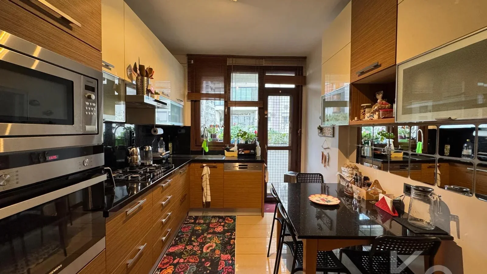 Laci̇vert Cadde Tevfi̇k Paşa Sok. 130 M² Net 4+1 3 Balkonlu Dai̇re