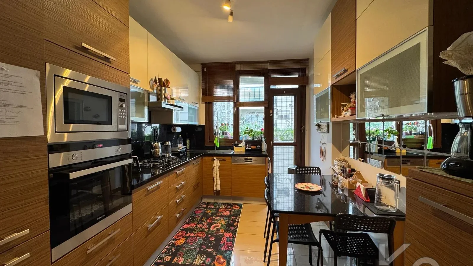 Laci̇vert Cadde Tevfi̇k Paşa Sok. 130 M² Net 4+1 3 Balkonlu Dai̇re