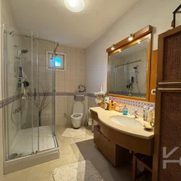 Laci̇vert Cadde Tevfi̇k Paşa Sok. 130 M² Net 4+1 3 Balkonlu Dai̇re