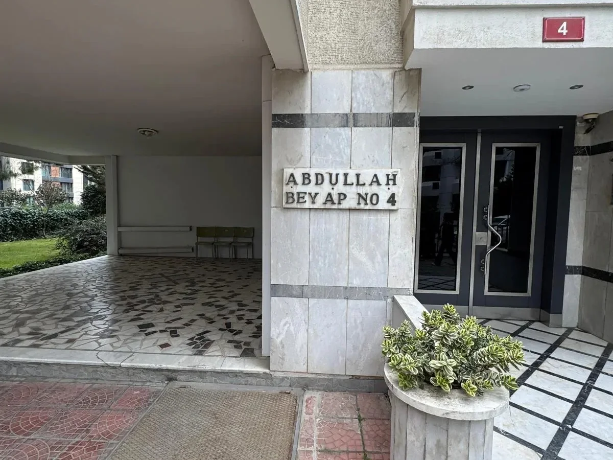 Laci̇vert Cadde Tevfi̇k Paşa Sok. 130 M² Net 4+1 3 Balkonlu Dai̇re