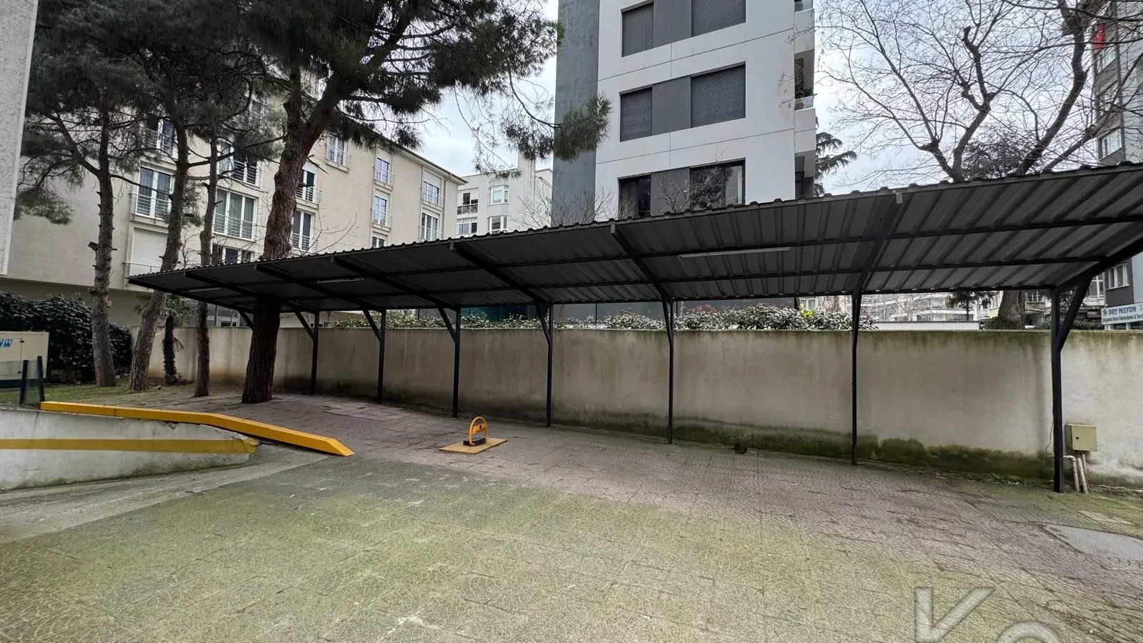 Laci̇vert Cadde Tevfi̇k Paşa Sok. 130 M² Net 4+1 3 Balkonlu Dai̇re