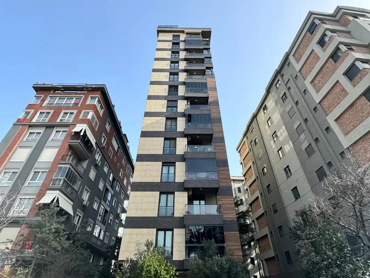Lacivert Cadde Caddebostan Plajyolunda Yeni Binada Deniz Manzaralı 115m² Net 3+1