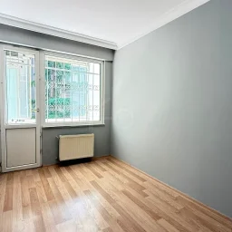 Academy Erenköy Bağdat Caddesi'ne Yakın Çeliker İnşaat Yapımı 2+1