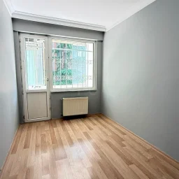 Academy Erenköy Bağdat Caddesi'ne Yakın Çeliker İnşaat Yapımı 2+1