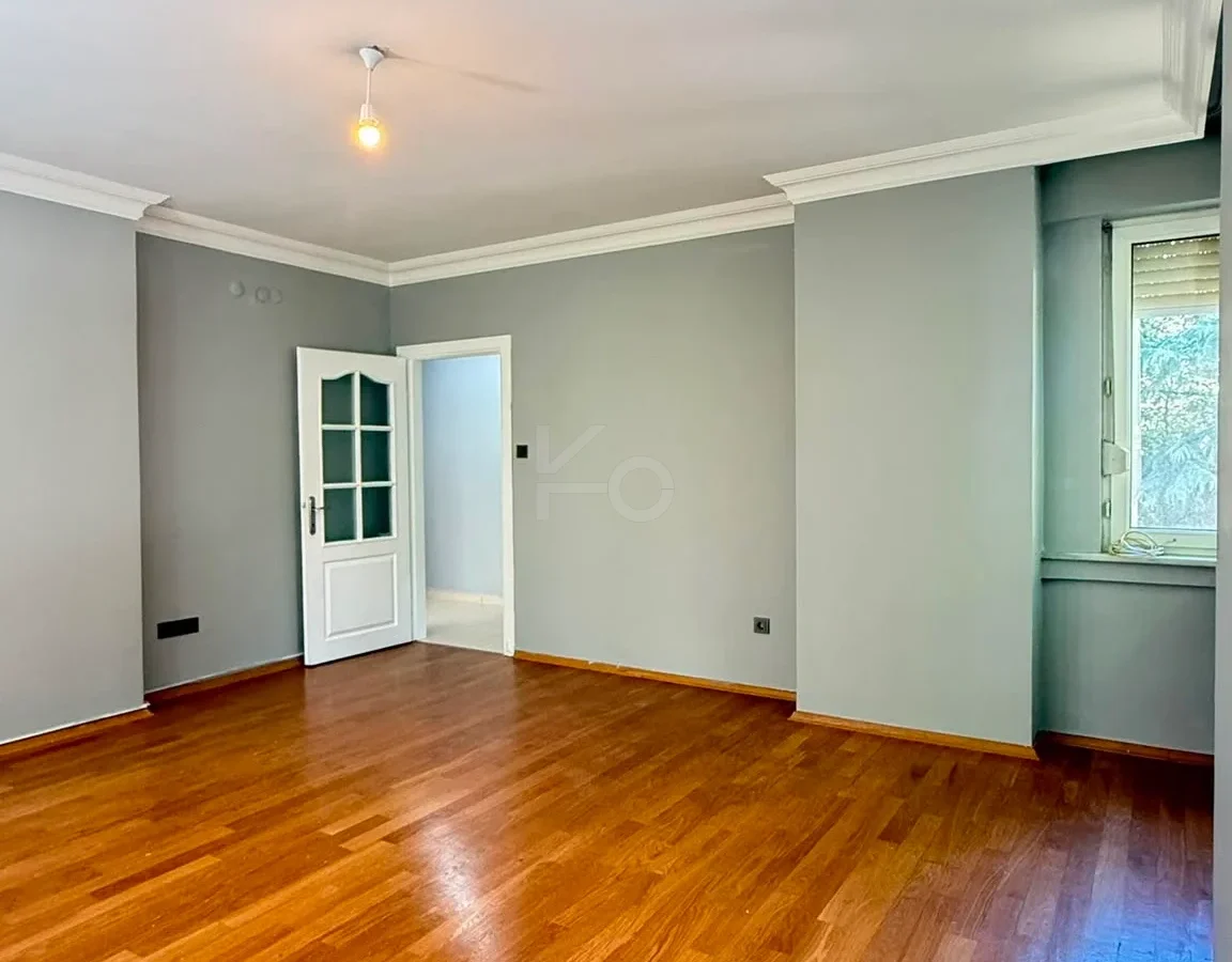 Academy Erenköy Bağdat Caddesi'ne Yakın Çeliker İnşaat Yapımı 2+1