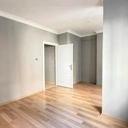 Academy Erenköy Bağdat Caddesi'ne Yakın Çeliker İnşaat Yapımı 2+1