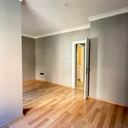 Academy Erenköy Bağdat Caddesi'ne Yakın Çeliker İnşaat Yapımı 2+1