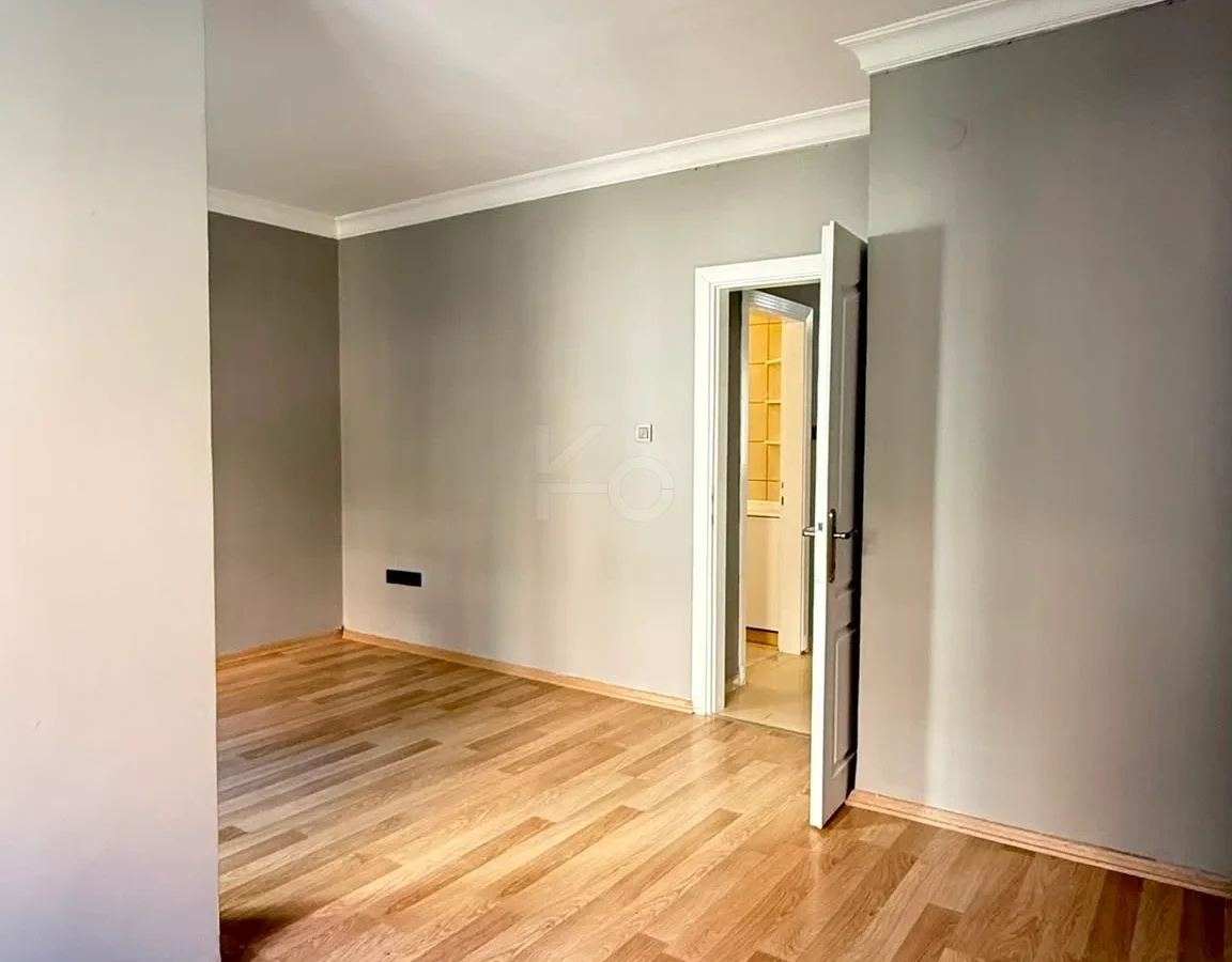 Academy Erenköy Bağdat Caddesi'ne Yakın Çeliker İnşaat Yapımı 2+1