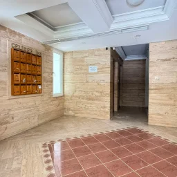 Academy Erenköy Bağdat Caddesi'ne Yakın Çeliker İnşaat Yapımı 2+1
