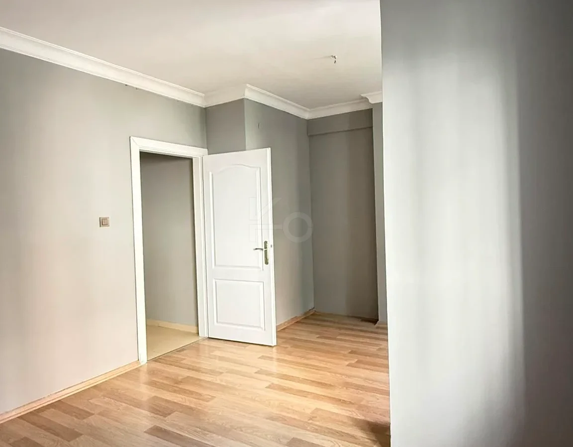 Academy Erenköy Bağdat Caddesi'ne Yakın Çeliker İnşaat Yapımı 2+1