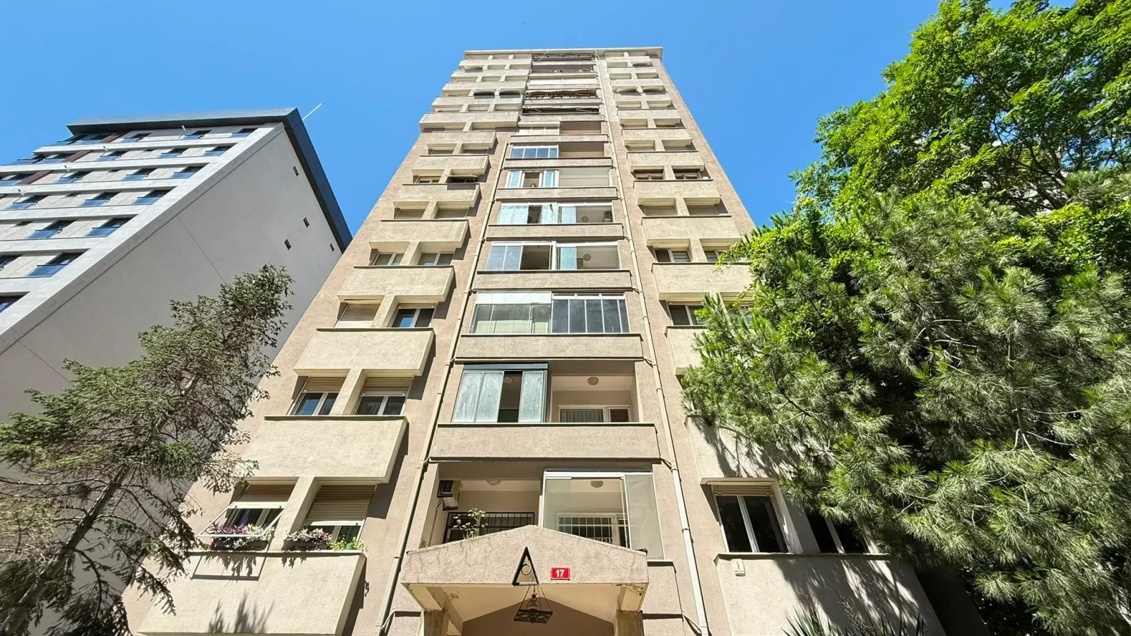 Academy Erenköy Bağdat Caddesi'ne Yakın Çeliker İnşaat Yapımı 2+1