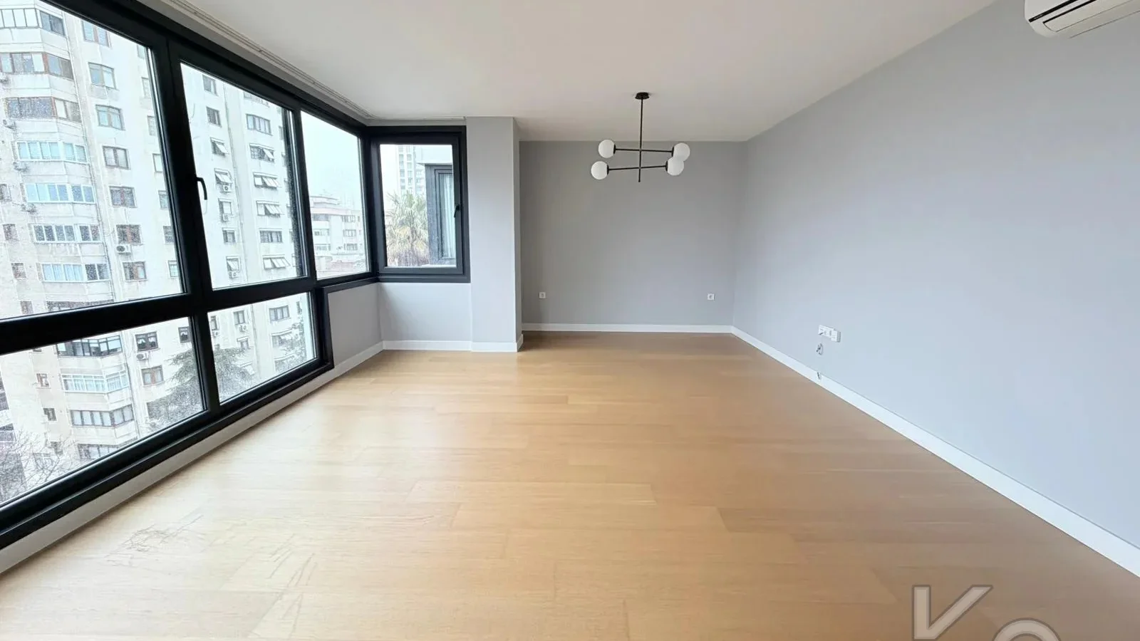 Academy Erenköy Bağdat Caddesi̇ Ve Marmaray Yakini Yeni̇ Bi̇nada 110m2 2+1