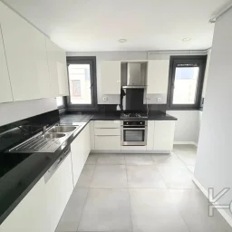 Academy Erenköy Bağdat Caddesi̇ Ve Marmaray Yakini Yeni̇ Bi̇nada 110m2 2+1