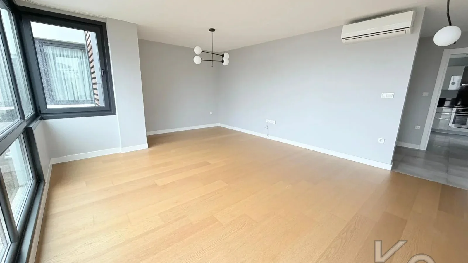 Academy Erenköy Bağdat Caddesi̇ Ve Marmaray Yakini Yeni̇ Bi̇nada 110m2 2+1