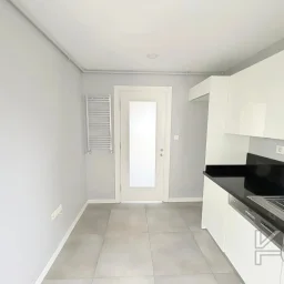 Academy Erenköy Bağdat Caddesi̇ Ve Marmaray Yakini Yeni̇ Bi̇nada 110m2 2+1