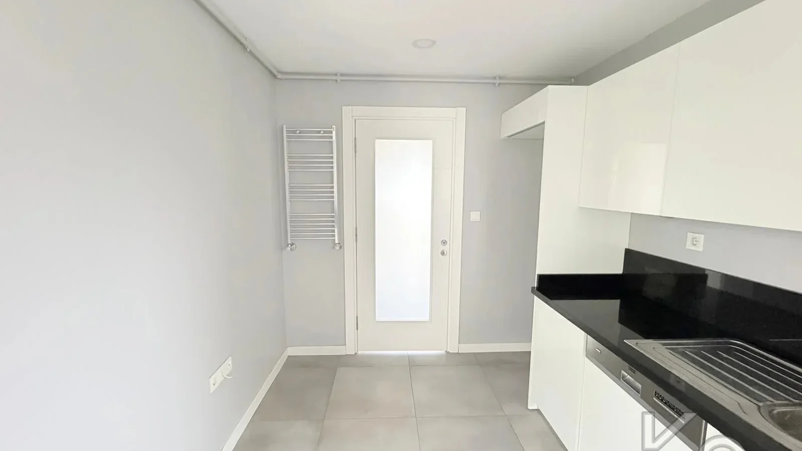 Academy Erenköy Bağdat Caddesi̇ Ve Marmaray Yakini Yeni̇ Bi̇nada 110m2 2+1