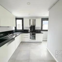 Academy Erenköy Bağdat Caddesi̇ Ve Marmaray Yakini Yeni̇ Bi̇nada 110m2 2+1