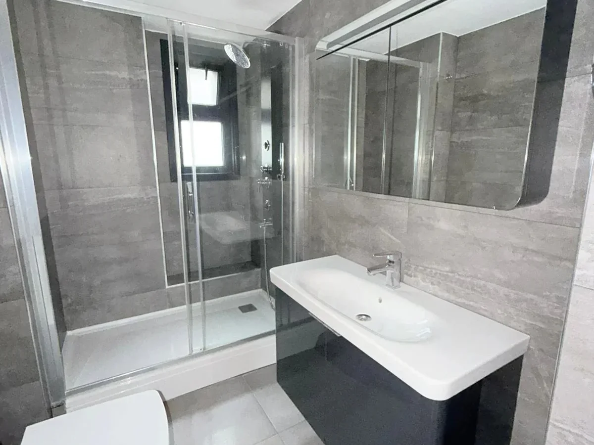 Academy Erenköy Bağdat Caddesi̇ Ve Marmaray Yakini Yeni̇ Bi̇nada 110m2 2+1