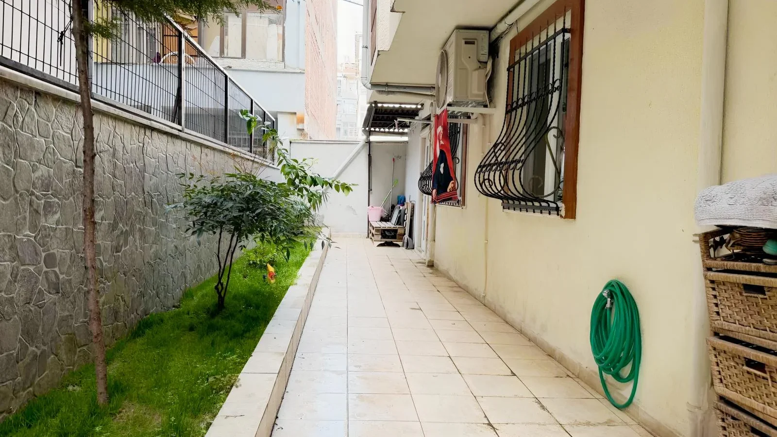 Rookz Fark Güngören Mareşal Çakmakta Satılık 2+1 Bahçeli Ve Bakımlı Daire