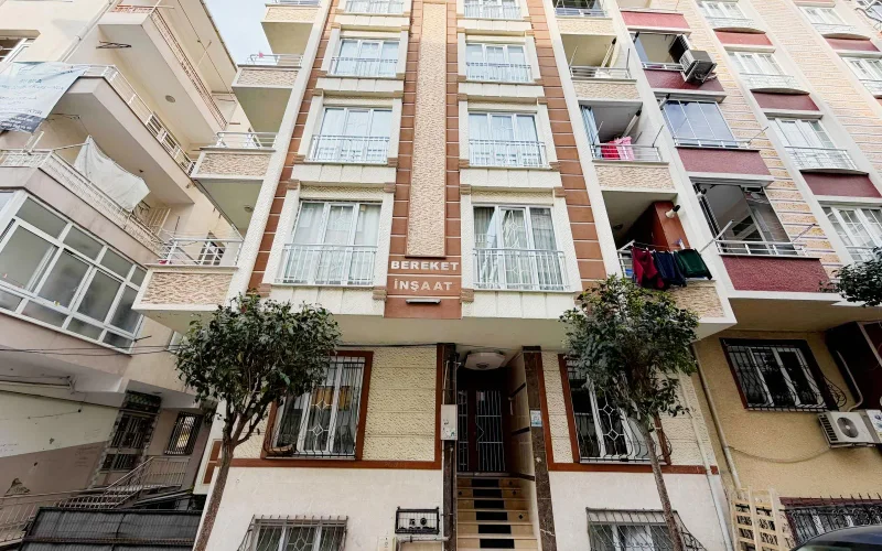 Rookz Fark Güngören Mareşal Çakmakta Satılık 2+1 Bahçeli Ve Bakımlı Daire