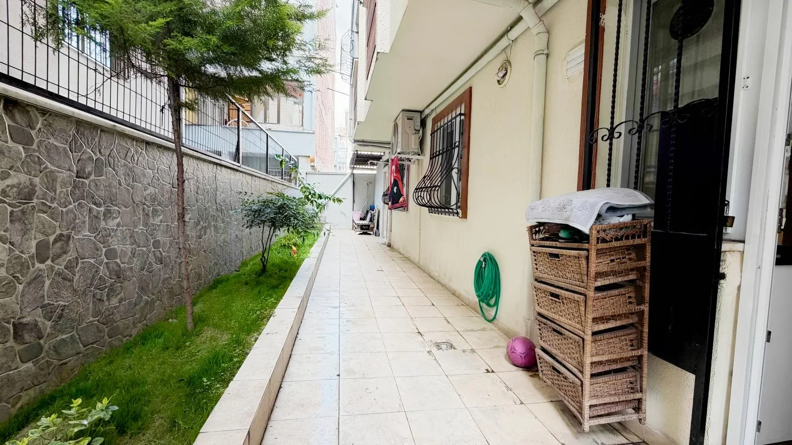 Rookz Fark Güngören Mareşal Çakmakta Satılık 2+1 Bahçeli Ve Bakımlı Daire