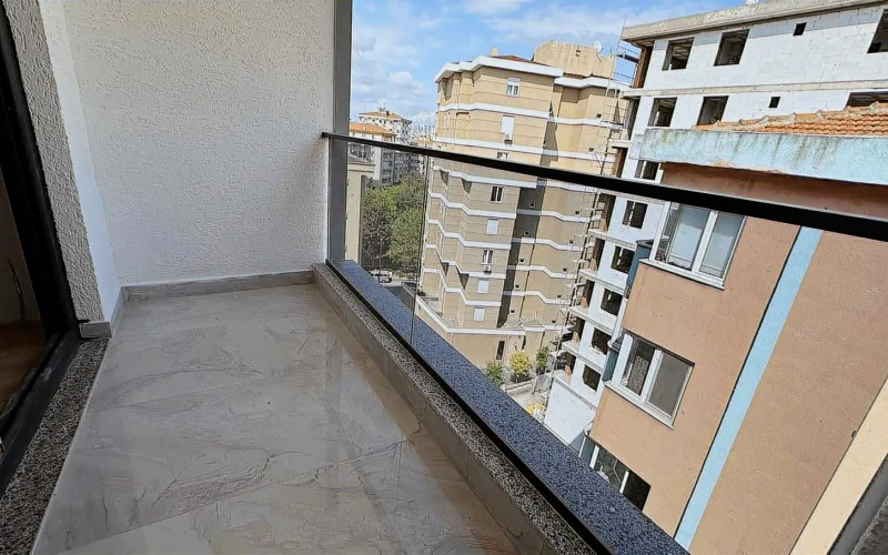 Minibüs Caddesi Üzerinde 3+1 Satılık Geniş Daire