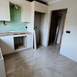 Minibüs Caddesi Üzerinde 3+1 Satılık Geniş Daire