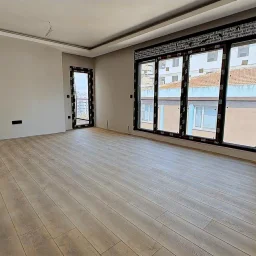 Minibüs Caddesi Üzerinde 3+1 Satılık Geniş Daire
