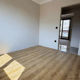 Minibüs Caddesi Üzerinde 3+1 Satılık Geniş Daire