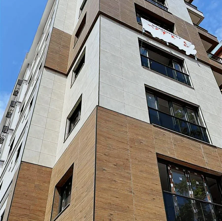 Minibüs Caddesi Üzerinde 3+1 Satılık Geniş Daire